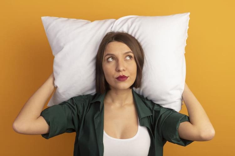 femme qui dore